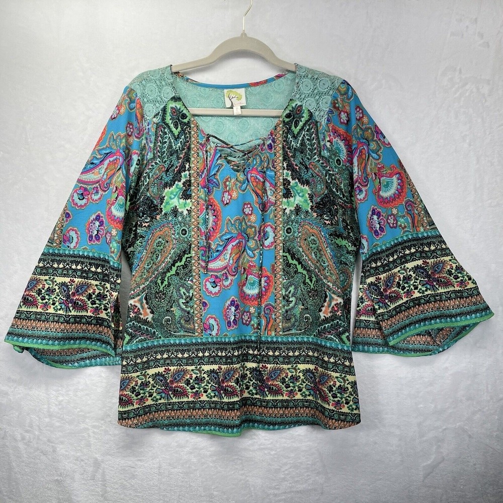 Fig and Flower Top Women's Large Mixed Media V Neck Lace Back Floral Paisley